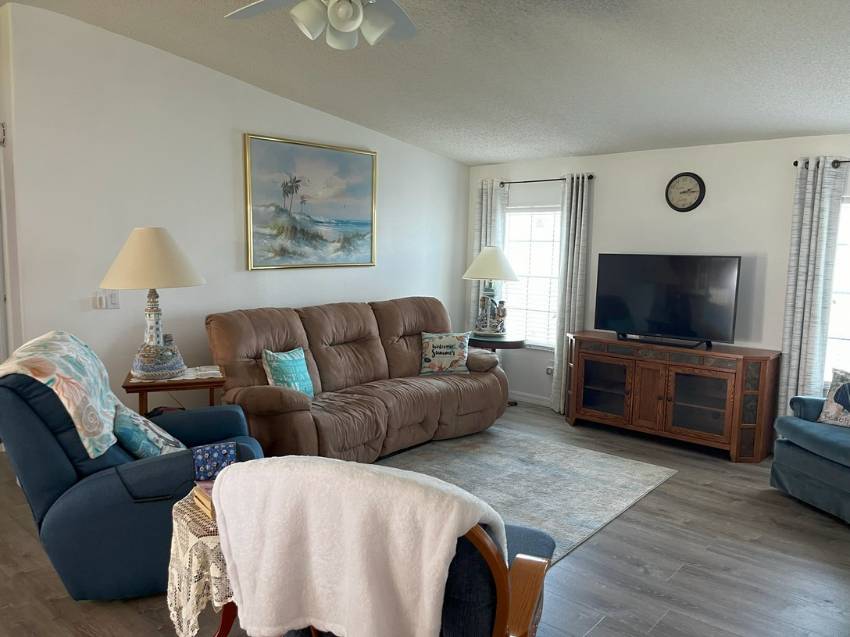 2408 Crooked Stick Drive a Winter Haven, FL Mobile or Manufactured Home for Sale